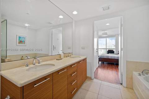 50 Biscayne Blvd 2111, Miami FL - photo 17 of 31