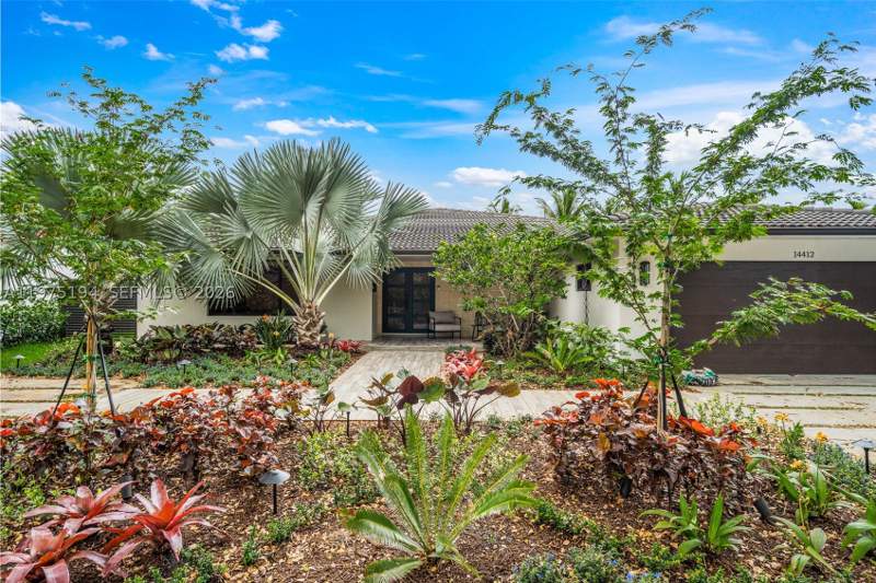 4 bedroom SingleFamilyResidence at 14412 Rosewood Rd, Miami Lakes Lake Martha S, Miami Lakes — photo 3