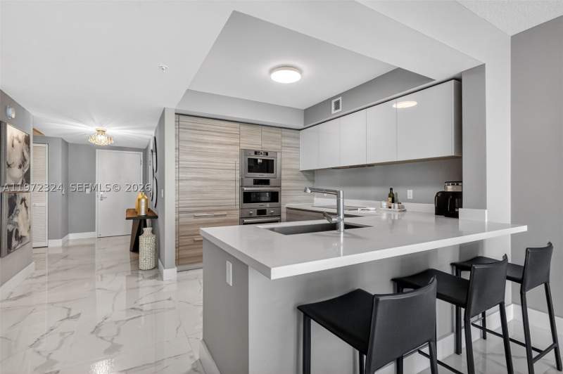 3 bedroom Condominium at 300 Sunny Isles Blvd 4-804, Parque Towers Condo, Sunny Isles Beach — photo 2
