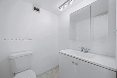 4101 Pine Tree Dr 919, Miami Beach FL - photo 10 of 25