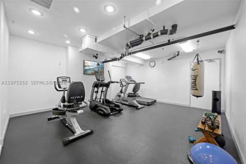 4101 Pine Tree Dr 919, Miami Beach FL - photo 22 of 25