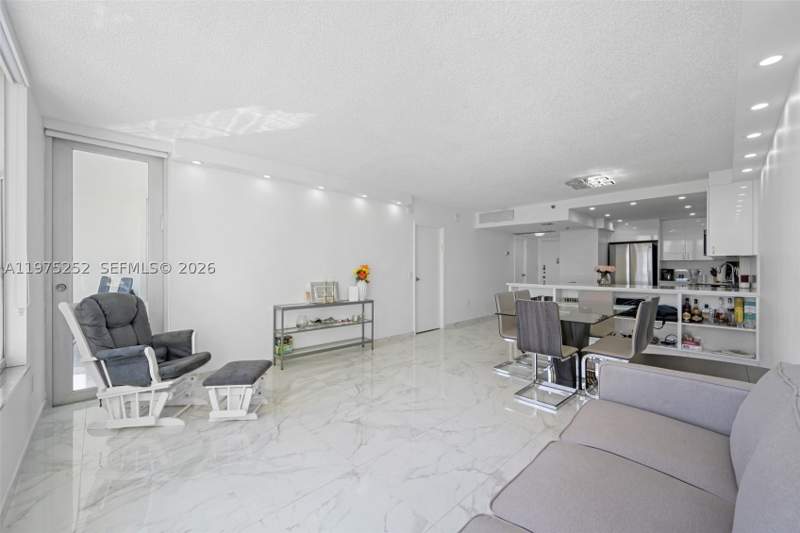 1 bedroom Condominium at 4101 Pine Tree Dr 919, Tower Forty One Condo, Miami Beach — photo 5