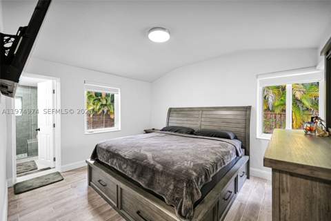 1021 NE 82nd Ter, Miami FL - photo 17 of 49