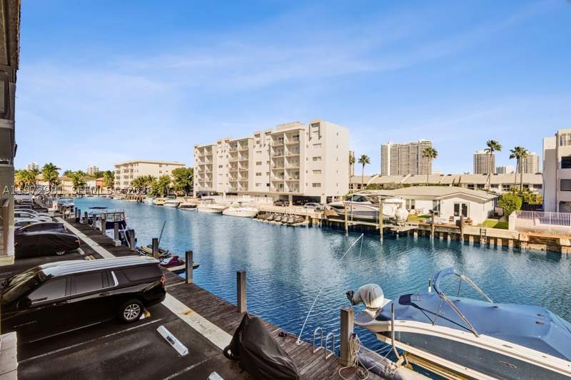 2 bedroom Condominium at 3665 NE 167th St 208, Caribbean House Condo, North Miami Beach — photo 3