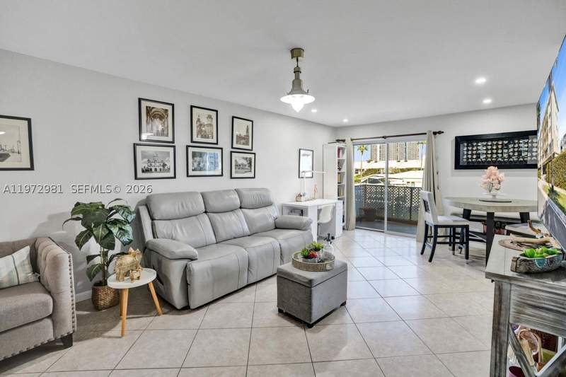 2 bedroom Condominium at 3665 NE 167th St 208, Caribbean House Condo, North Miami Beach — photo 5