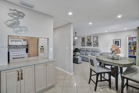 3665 NE 167th St 208, North Miami Beach FL - photo 9 of 34