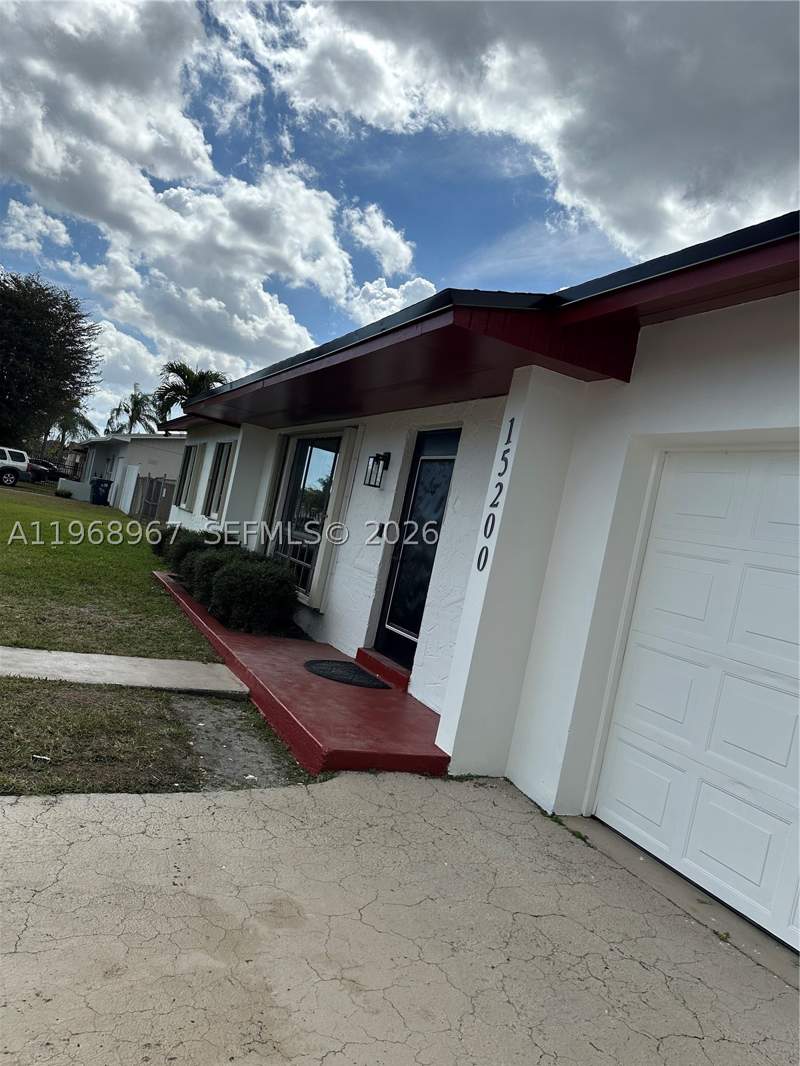 3 bedroom SingleFamilyResidence at 15200 SW 109 ave, Fairway Estate, Miami — photo 2