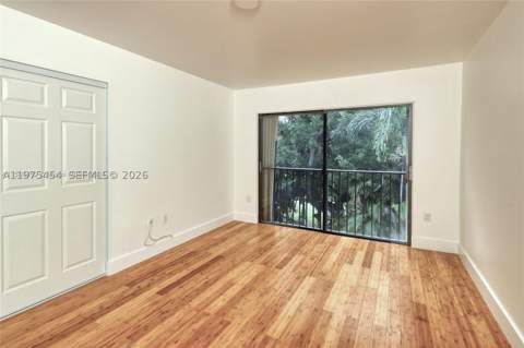 3905 Adra Ave J-46B, Doral FL - photo 14 of 25