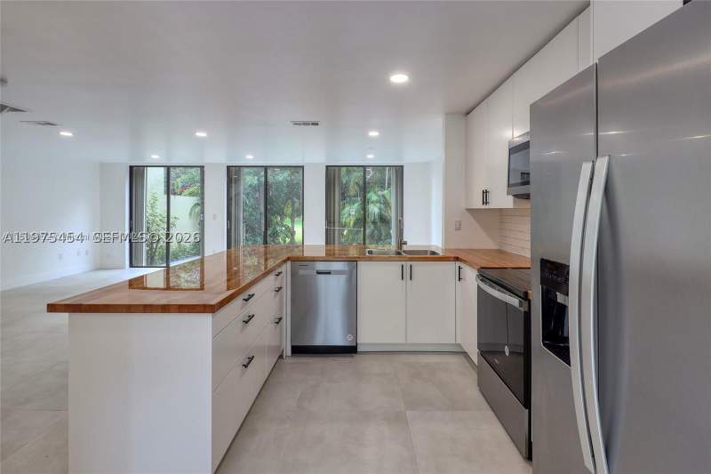 3 bedroom Townhouse at 3905 Adra Ave J-46B, Costa Del Sol Condo J, Doral — photo 5