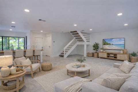 3905 Adra Ave J-46B, Doral FL - photo 9 of 25