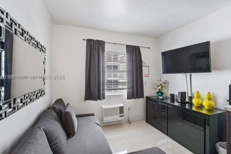 1 bedroom Condominium at 335 Ocean Dr 310, Ocean Walk On South Beach, Miami Beach — photo 3