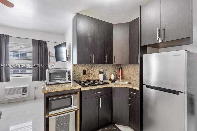 1 bedroom Condominium at 335 Ocean Dr 310, Ocean Walk On South Beach, Miami Beach — photo 5