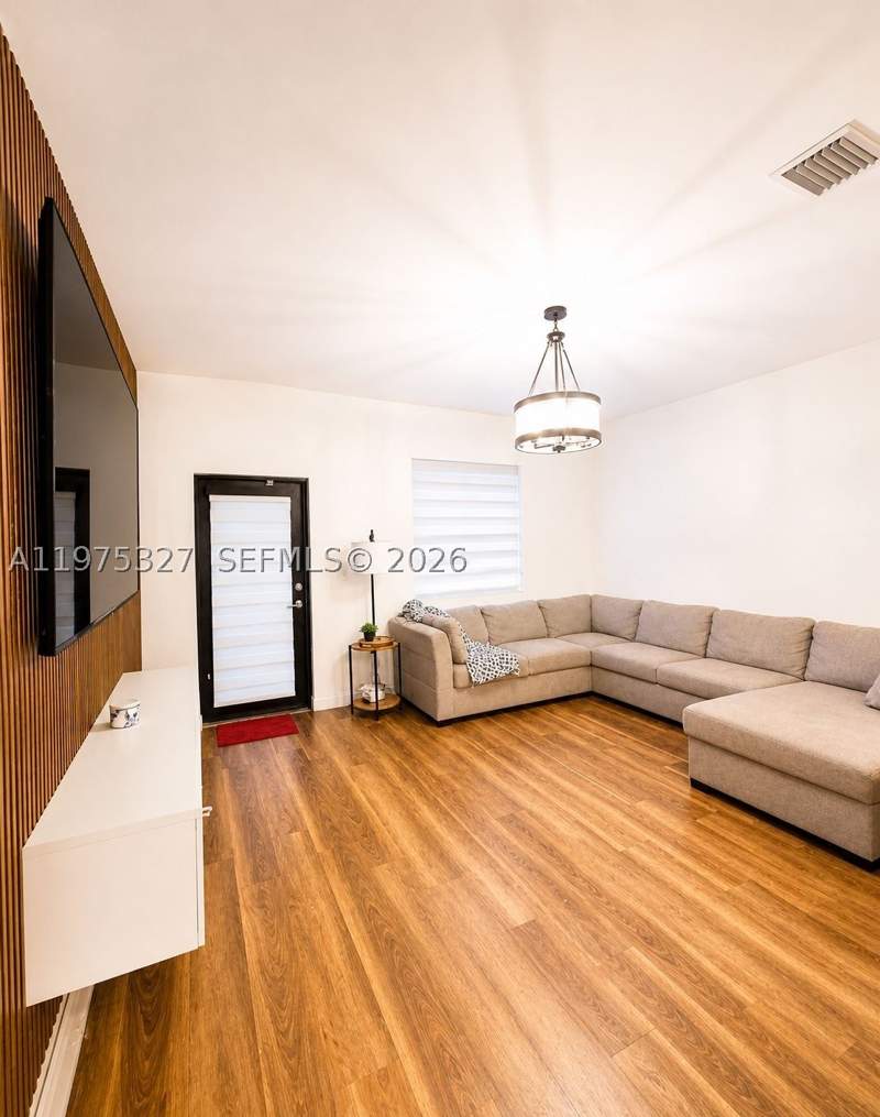 4 bedroom SingleFamilyResidence at 24341 SW 118th Path, Estates At Silver Palm, Homestead — photo 5