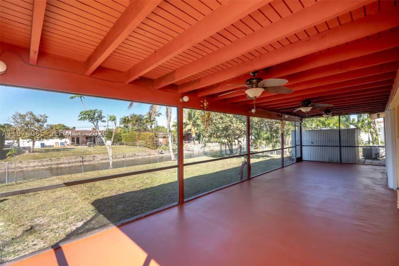 4 bedroom SingleFamilyResidence at 4600 SW 104th Ave, Heftler Homes Sec 2, Miami — photo 3