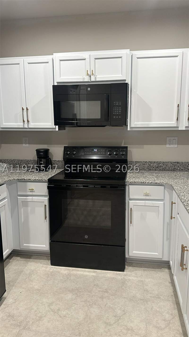 3 bedroom Townhouse at 1070 NW 6th Ter, COSTA BLANCA VILLAS, Florida City — photo 2