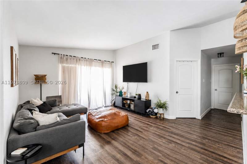 2 bedroom Condominium at 10630 SW 157th Ct 202, Royal Palm Place, Miami — photo 5