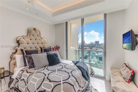 1455 Ocean Dr 1607, Miami Beach FL - photo 9 of 25