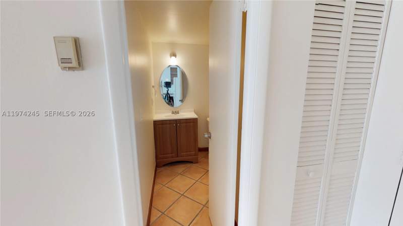 1 bedroom Condominium at 3665 NE 167 Street 501, Caribbean House Condo, North Miami Beach — photo 4