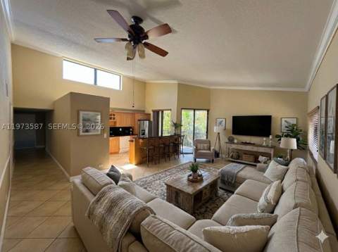 6601 SW 116th Ct 402, Miami FL - photo 6 of 15