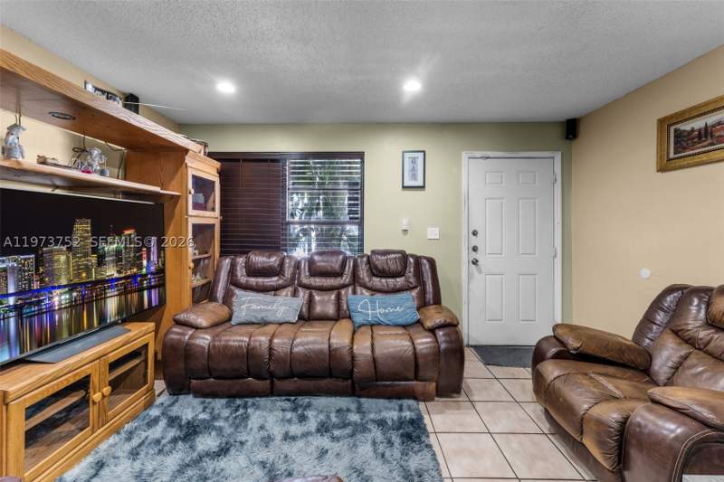 2 bedroom Condominium at 1613 NW 16th St E, 1613 NW 16 St Condo, Miami — photo 3