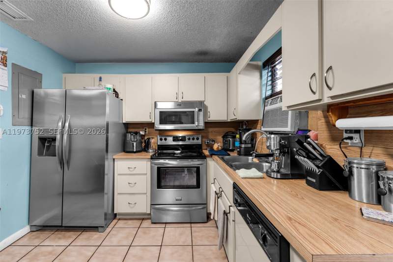2 bedroom Condominium at 1613 NW 16th St E, 1613 NW 16 St Condo, Miami — photo 5