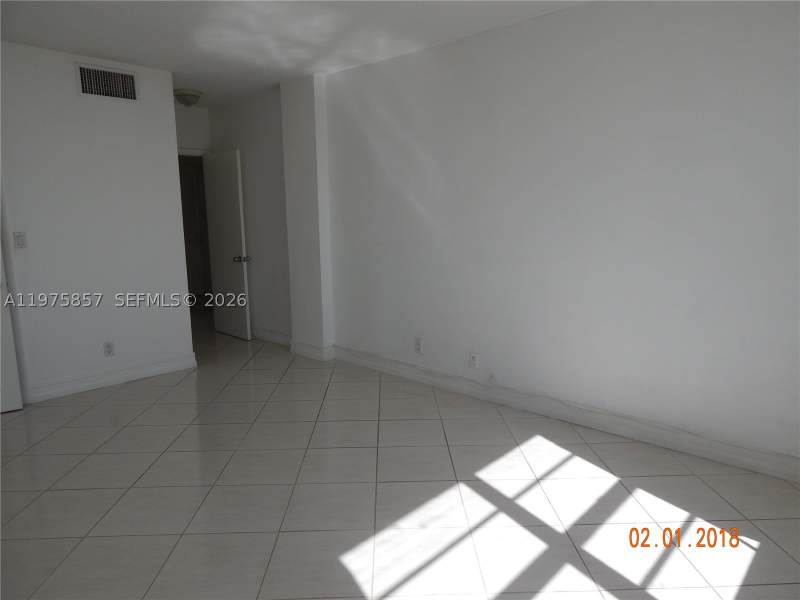 1 bedroom Condominium at 1455 N Treasure Dr 4L, Island Place At North Bay, North Bay Village — photo 5