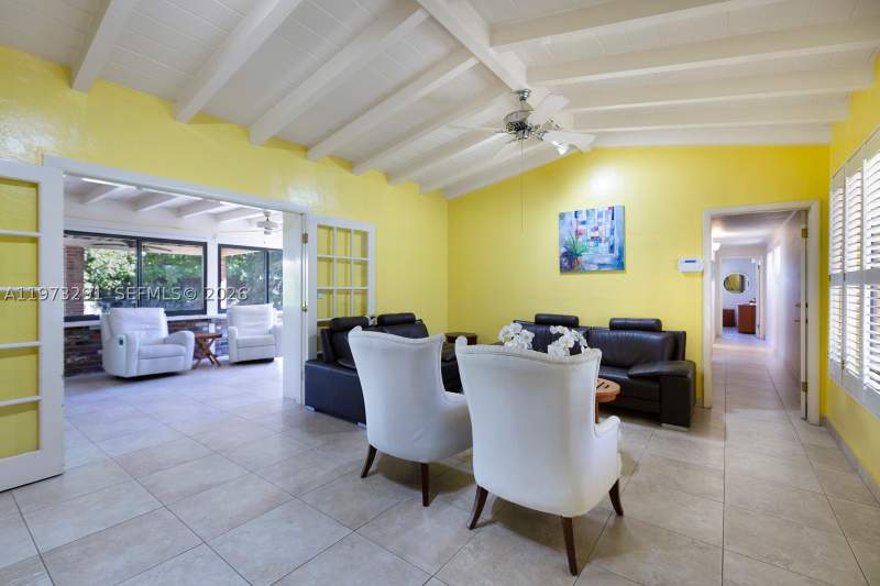 3 bedroom SingleFamilyResidence at 3721 SW 58th Ave, Central Miami Pt 1, Miami — photo 2