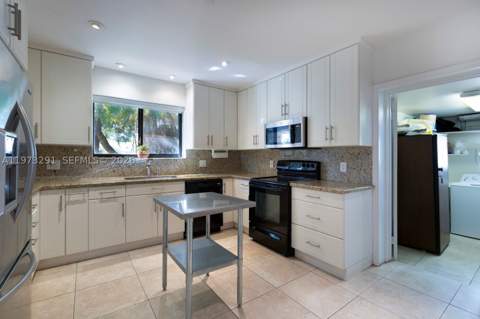 3721 SW 58th Ave, Miami FL - photo 9 of 23