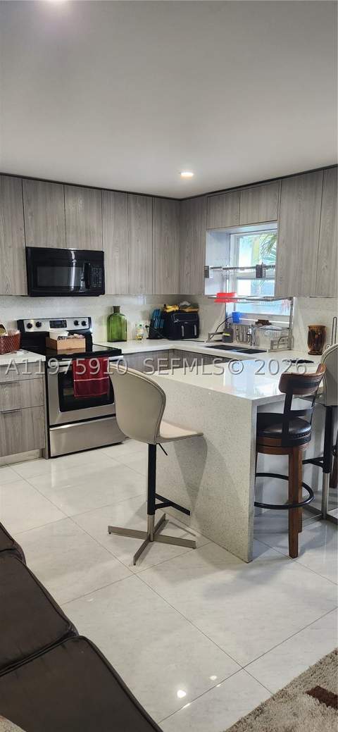 150 NW 17th Ct, Miami FL - photo 14 of 20