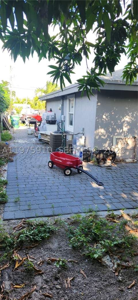 150 NW 17th Ct, Miami FL - photo 18 of 20