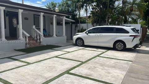 4365 W 1st Ave, Hialeah FL - photo 8 of 14