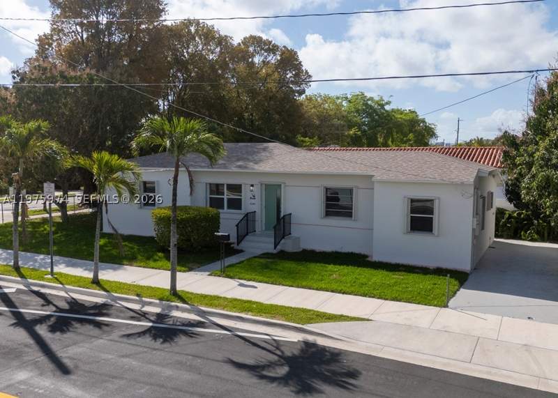 4 bedroom SingleFamilyResidence at 3200 SW 2nd St, Auburndale Amd, Miami — photo 2