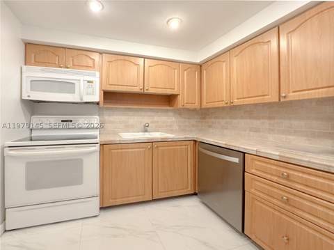 555 Crandon Blvd 82, Key Biscayne FL - photo 13 of 28