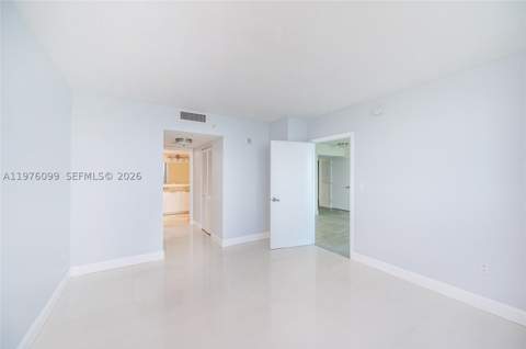 1800 N Bayshore Dr 2503, Miami FL - photo 13 of 33