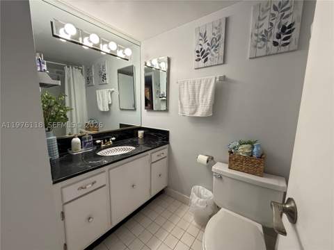 18011 Biscayne Blvd 805, Aventura FL - photo 7 of 14