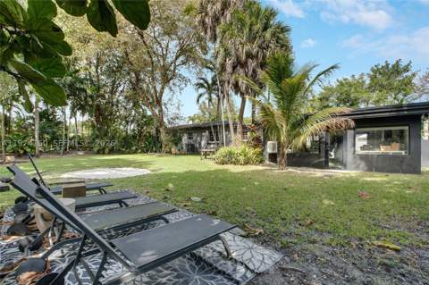 10659 NE 10th Pl, Miami Shores FL - photo 18 of 31