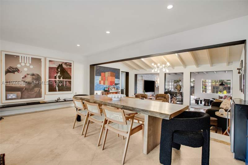 5 bedroom SingleFamilyResidence at 10659 NE 10th Pl, Miami Shores Estates, Miami Shores — photo 2