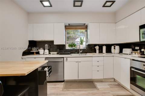10659 NE 10th Pl, Miami Shores FL - photo 6 of 31