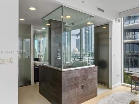 1040 Biscayne Blvd 1107, Miami FL - photo 23 of 43