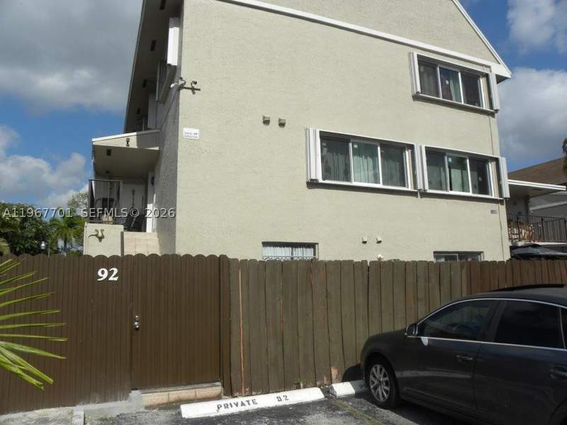 2 bedroom Condominium at 15690 SW 82nd Cir Ln 9-1, View West Condo Ph I, Miami — photo 2