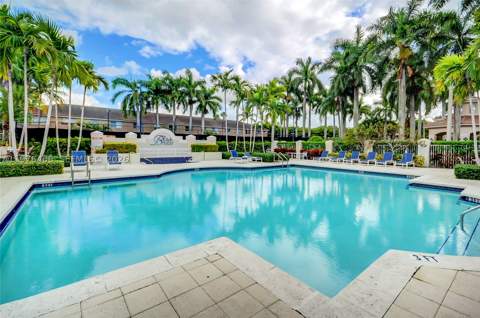 5737 NW 114th Path 113, Doral FL - photo 17 of 25