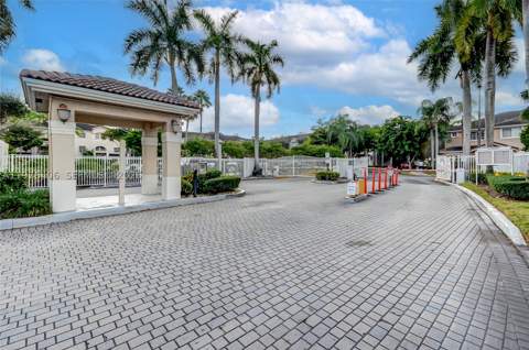 5737 NW 114th Path 113, Doral FL - photo 22 of 25