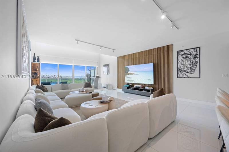 4 bedroom Condominium at 400 Sunny Isles Blvd 2004, 400 Sunny Isles Condo Wes, Sunny Isles Beach — photo 4