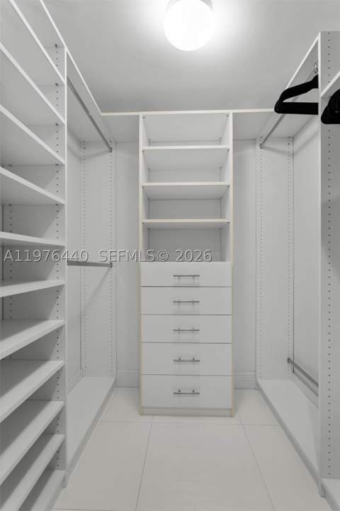 495 Brickell Ave 805, Miami FL - photo 18 of 31