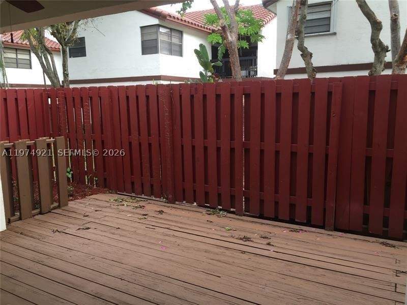 3 bedroom Townhouse at 331 Ives Dairy Rd 331-10, Condo G At Mediterranea, Miami — photo 4