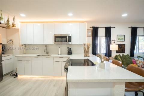 8012 NW 10th Ct, Miami FL - photo 9 of 21