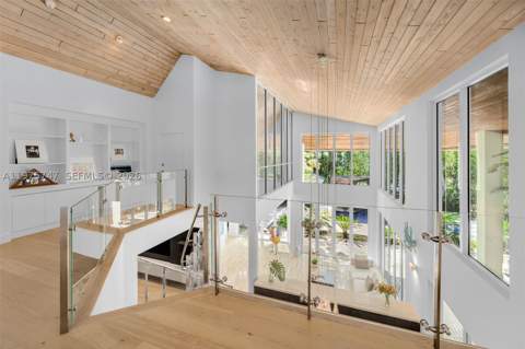 7150 W Lago Dr, Coral Gables FL - photo 18 of 37