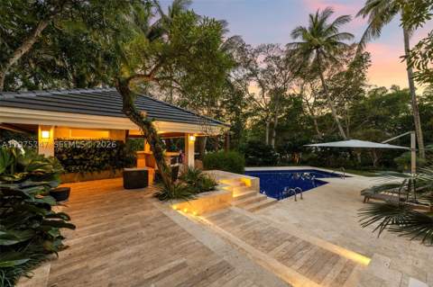 7150 W Lago Dr, Coral Gables FL - photo 6 of 37