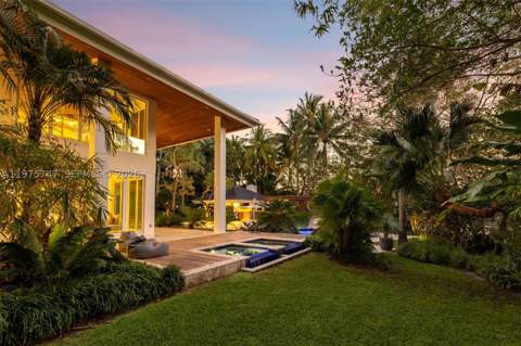 7150 W Lago Dr, Coral Gables FL - photo 7 of 37
