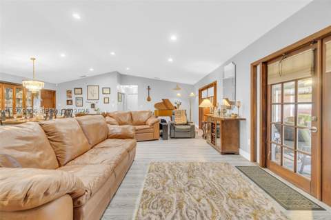 18201 SW 87th Ave, Palmetto Bay FL - photo 18 of 28